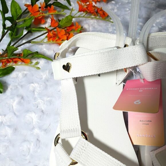 Stoney Clover Lane x Target size 6 white sandals - Picture 2 of 3